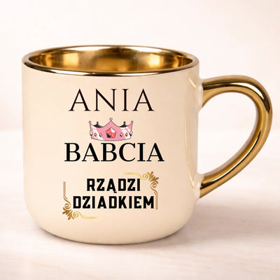 Prezent na Dzień Babci kubek z nadrukiem Babcia rządzi dziadkiem elegant 400ml