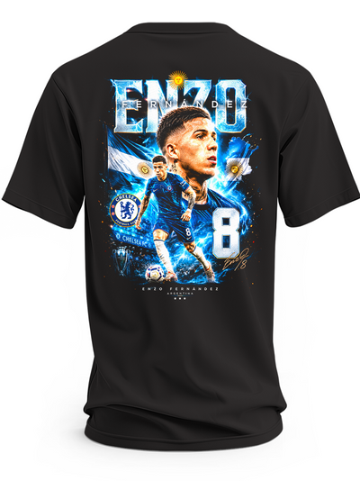 Czarna koszulka z nadrukiem Enzo Fernándeza w stroju Chelsea z numerem 8.