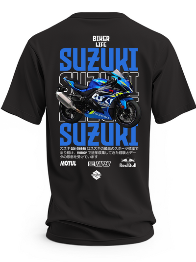 Czarna koszulka z niebieskim motocyklem Suzuki i dużymi niebieskimi napisami Suzuki
