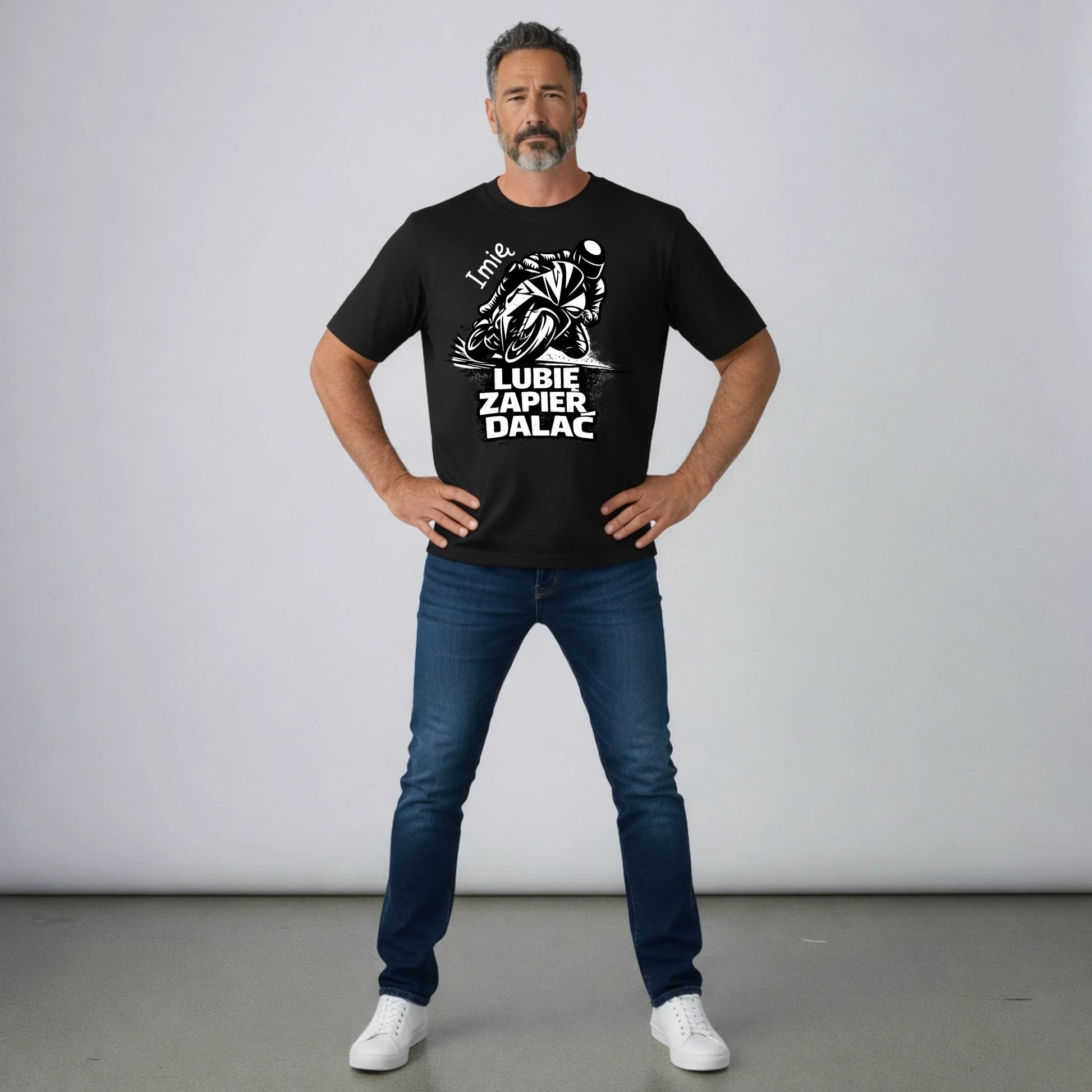 KOSZULKA-Z-NADRUKIEM-MESKA-CZARNA-1-PERSONALIZOWANE-PREZENTY