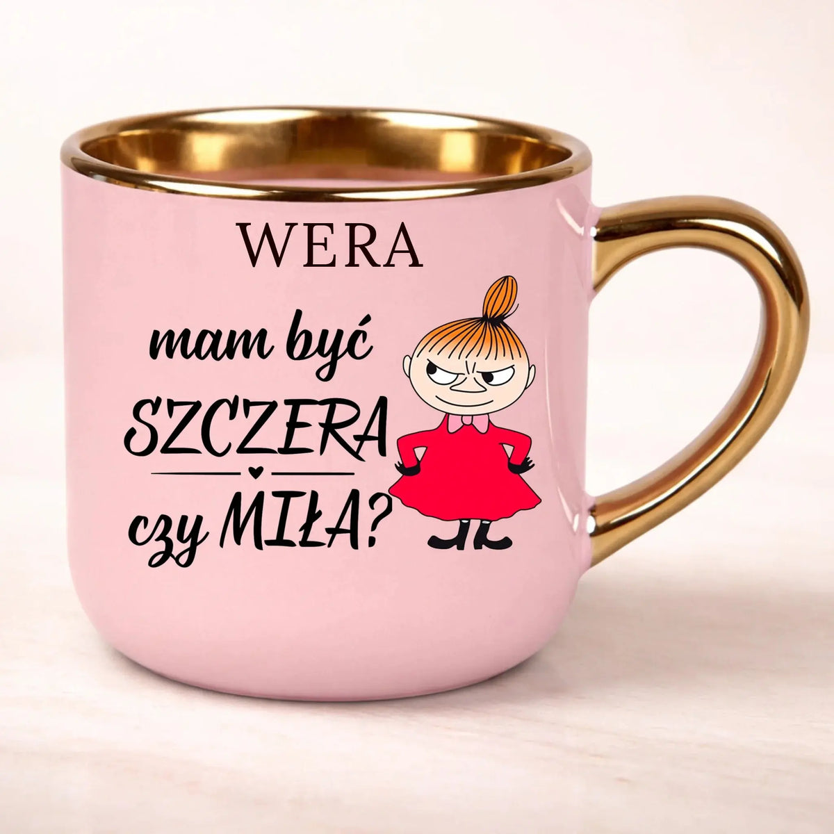 Kubek Mała Mi Elegant 400 ml z napisem „Mam być szczera czy miła”