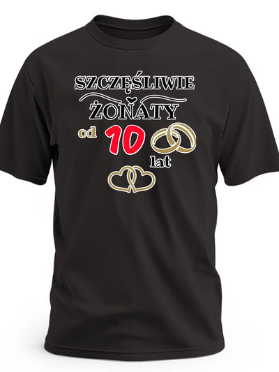 Prezent na rocznicę dla męża - koszulka z napisem szczęśliwie żonaty z personalizowaną liczbą lat czarna