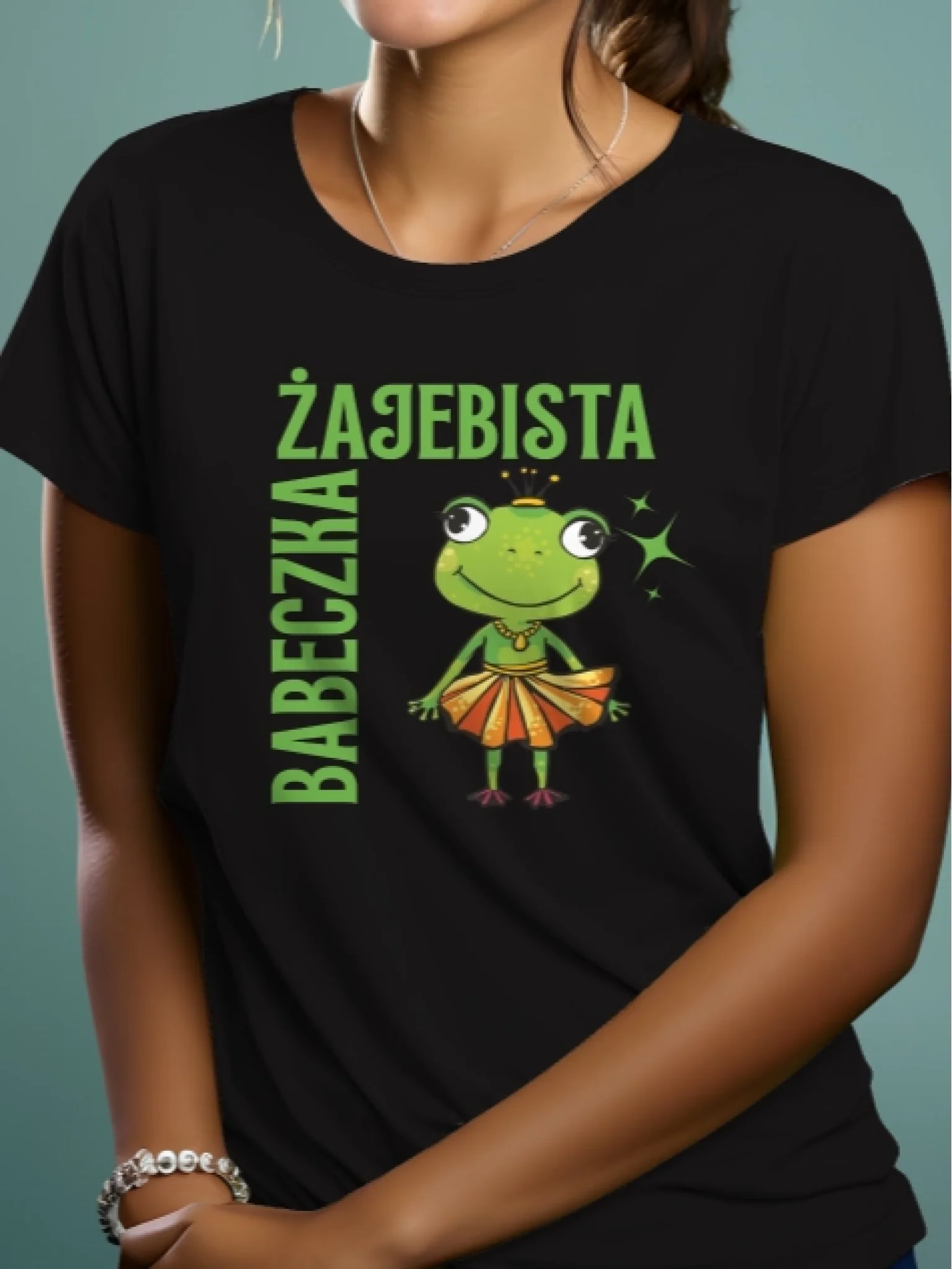 Prezent na dzień kobiet personalizowana koszulka z nadrukiem żaby i napisem żajebista babeczka czarna