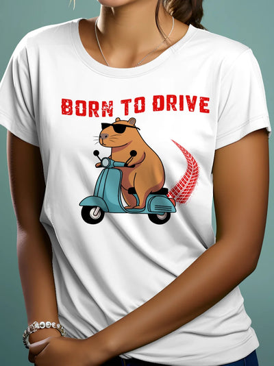 Kapibara na skuterze - Born to Drive Śmieszna grafika z kapibarą koszulka damska z personalizowanym imieniem biała
