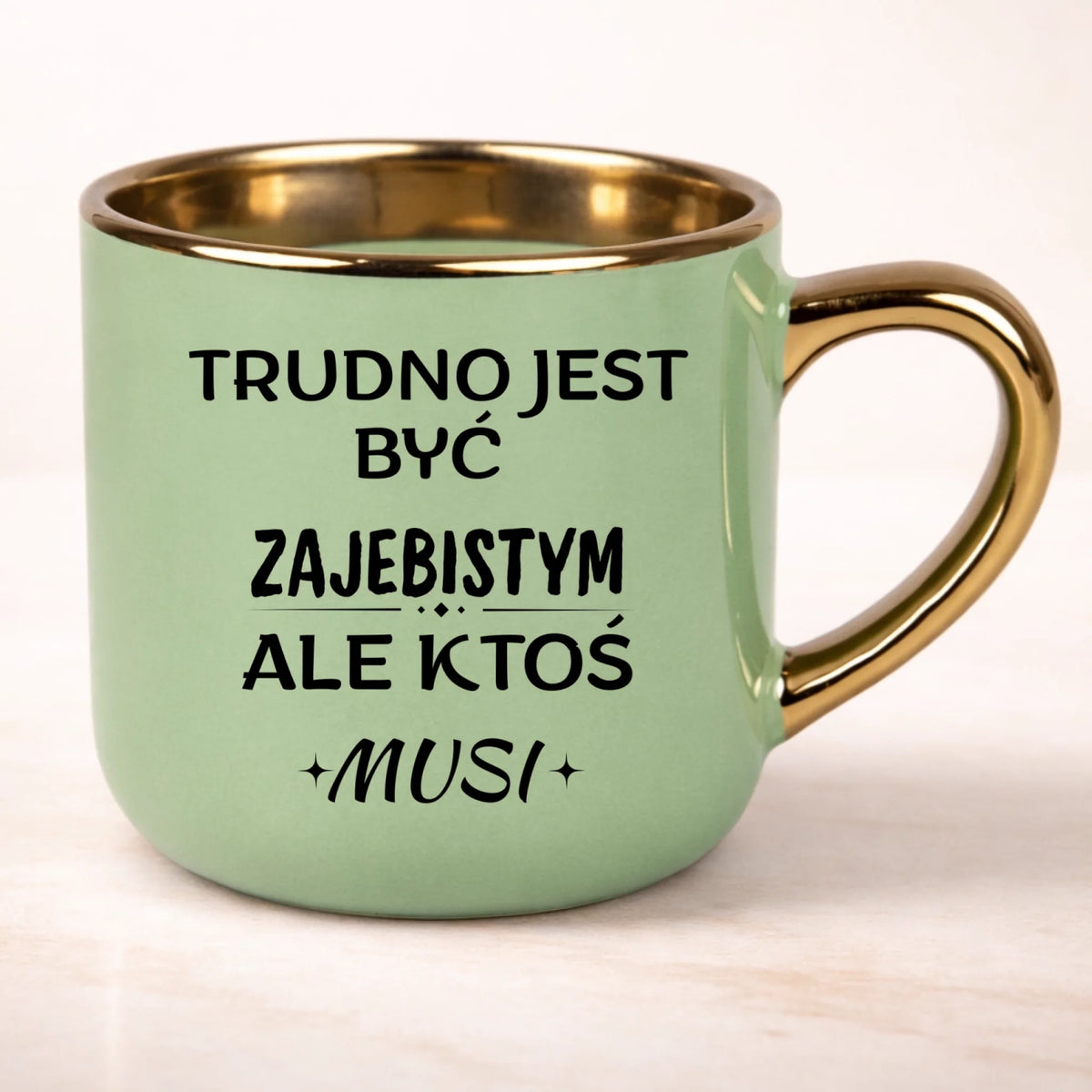 Kubek Trudno jest być zajebistym ale ktoś musi 400ml