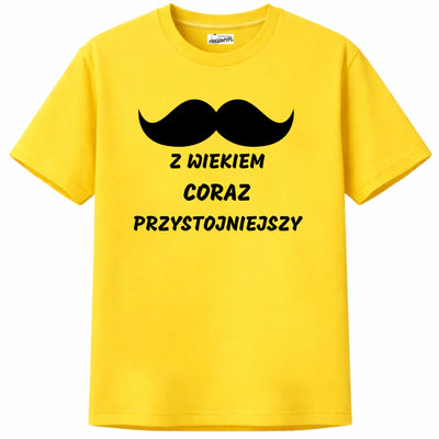 Prezent na urodziny dla mężczyzny koszulka z nadrukiem z Wiekiem coraz przystojniejszy