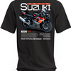 Czarna koszulka z motocyklem Suzuki GSX i napisem Suzuki z czerwonymi detalami