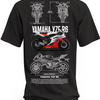 Czarna koszulka z czerwonym motocyklem Yamaha YZF-R6 i rysunkami technicznymi – wzór 2