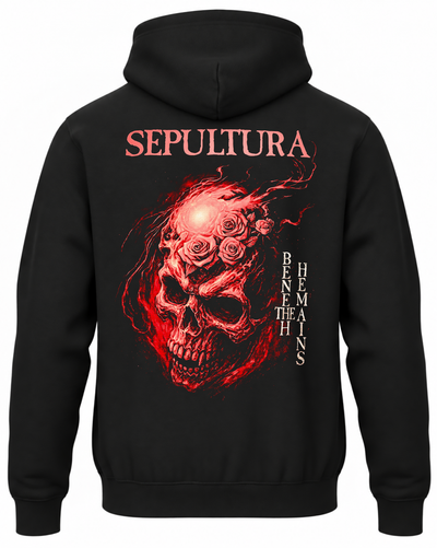 Czarna bluza z kapturem z napisem Sepultura Beneath the Remains oraz czerwoną czaszką z różami i płomieniami na plecach