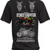 Czarna koszulka z zielono-czerwonym motocyklem Ducati Streetfighter V4, napisem Streetfighter i rysunkami technicznymi